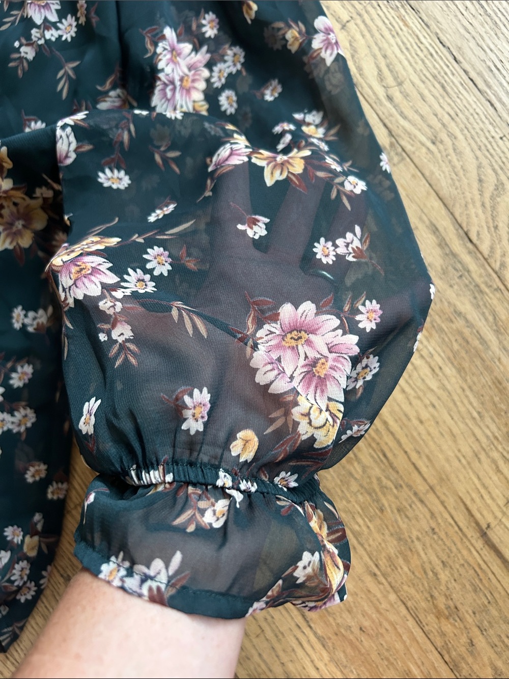 🌸3 FOR $20🌸  West Kei Dark Green Floral Off-Shoulder Tunic - Picture 5 of 9